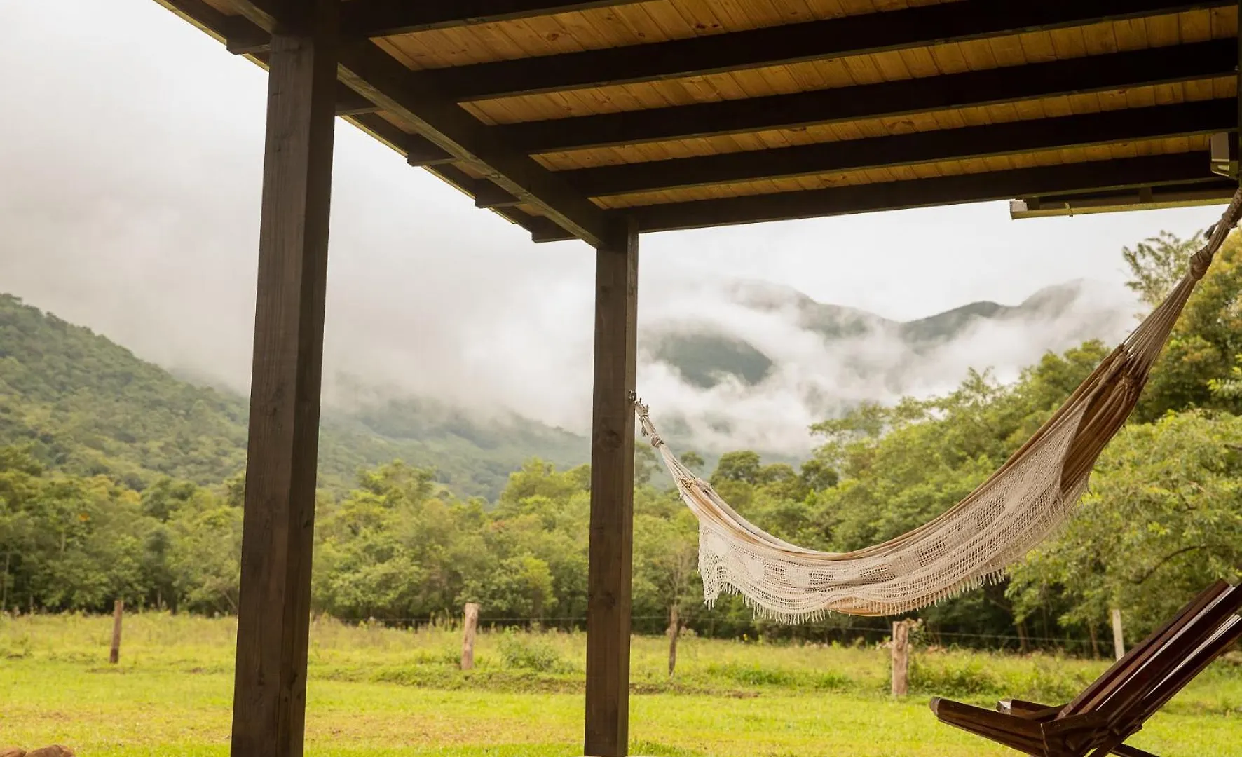 Chalet Chale Canadense Com Hidromassagem Pousada Indios Koroados Praia Grande  Brazil